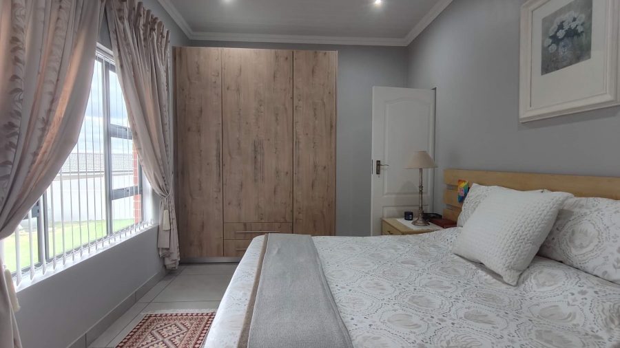 3 Bedroom Property for Sale in Hartenbos Heuwels Western Cape